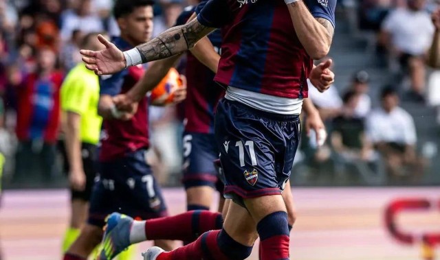 莱万特97分钟世界波，3-2绝杀，时隔三年，重回西甲