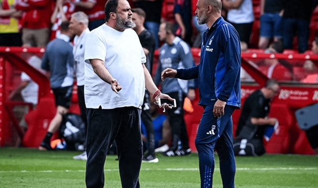 诺丁汉森林遭逼平争欧冠资格形势被动，老板进场闹遭批评