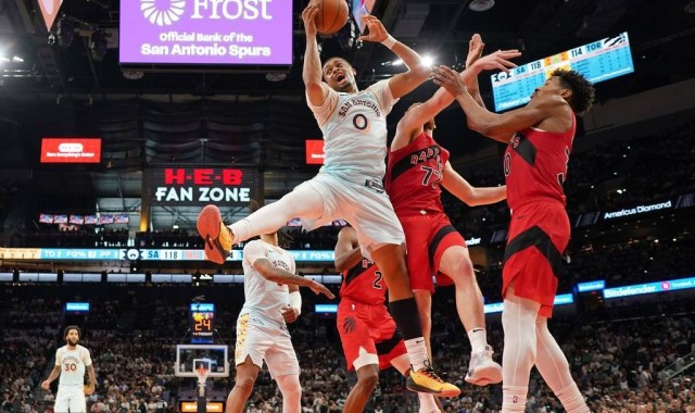 巴恩斯35+11+8约翰逊23分 收官战马刺胜猛龙