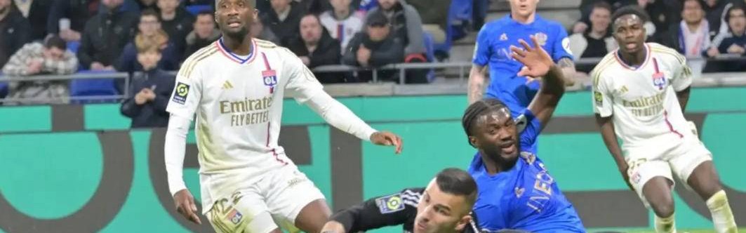 法甲豪门遭降级！里昂含泪抗议，降级欧战成荒谬