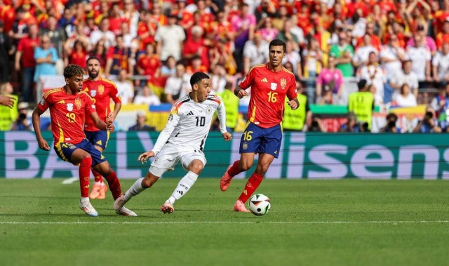 梅里诺：阿森纳锋线新星，直面皇马豪门挑战