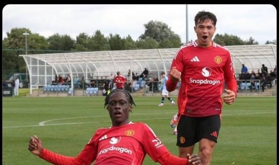 罗马诺：曼联即将续约17岁小将，联赛10场6球&amp;很快会一线队首秀