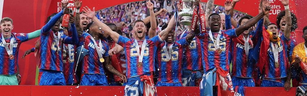 破荒年？凯恩捧杯+范志毅老东家120年首冠 巴黎热刺？