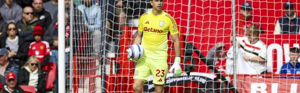 曼联寻门难，难于上青天！多纳鲁马明确拒绝，奥纳纳的“灾难”还要演多久？