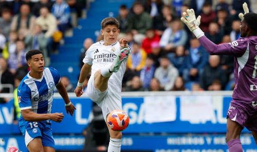 西甲裁判争议！皇马连遭“惩罚”，居勒尔被撞倒未判点球，进球被吹