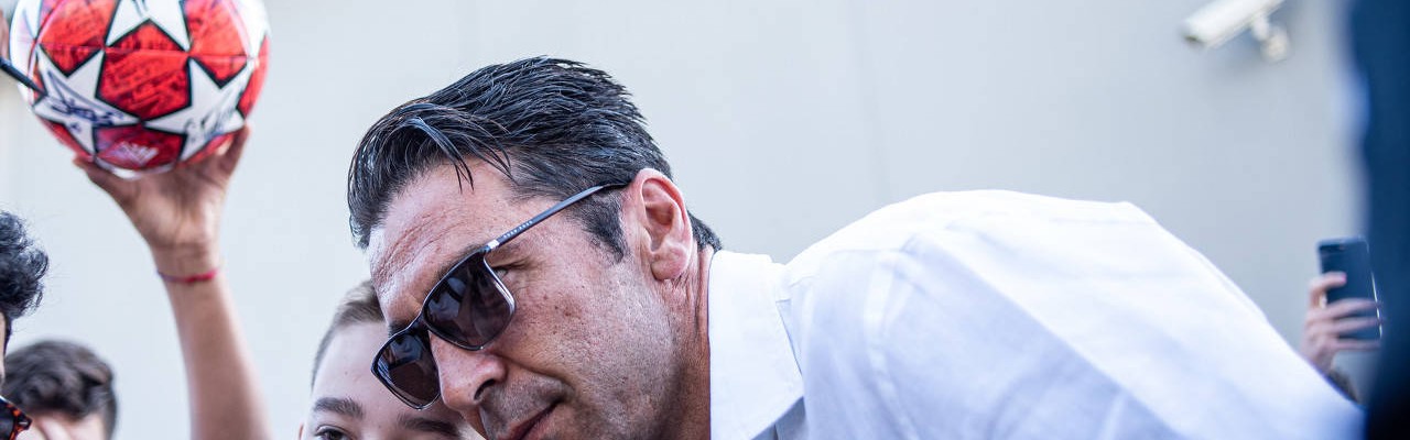 布冯谈当年欧冠染红：虽感到羞愧但我还会那么做&amp;不知道为何被罚