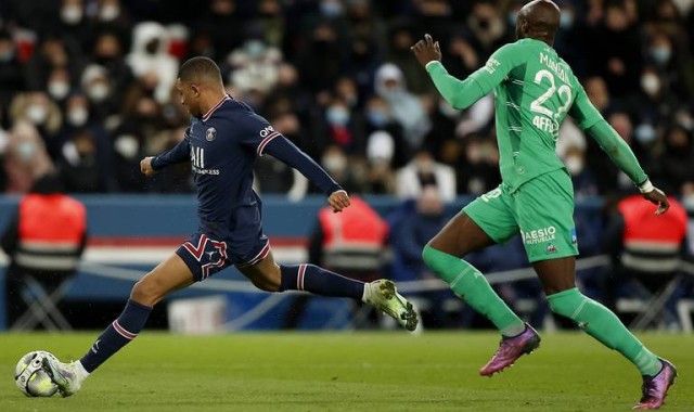 法甲关键战：圣埃蒂安绝境求生，摩纳哥冲击欧冠席位​