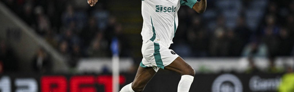 纽卡斯尔客场战平布莱顿：伊萨克点球救主，明特赫反戈一击