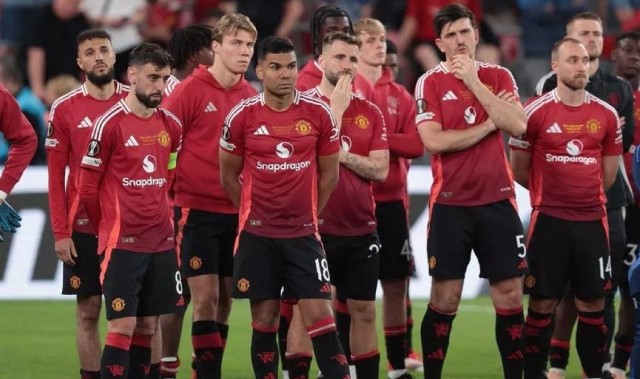 一场比赛打崩曼联，全队被摆上货架，队长无奈发声：被卖只能接受